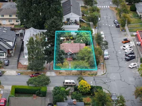 2547 Empire St, Victoria, BC V8T 3M5