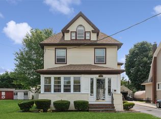 10 Driscoll Ave, Rockville Centre, NY 11570