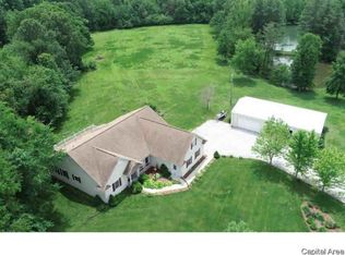 15899 Emmerson Airline, Girard, IL 62640