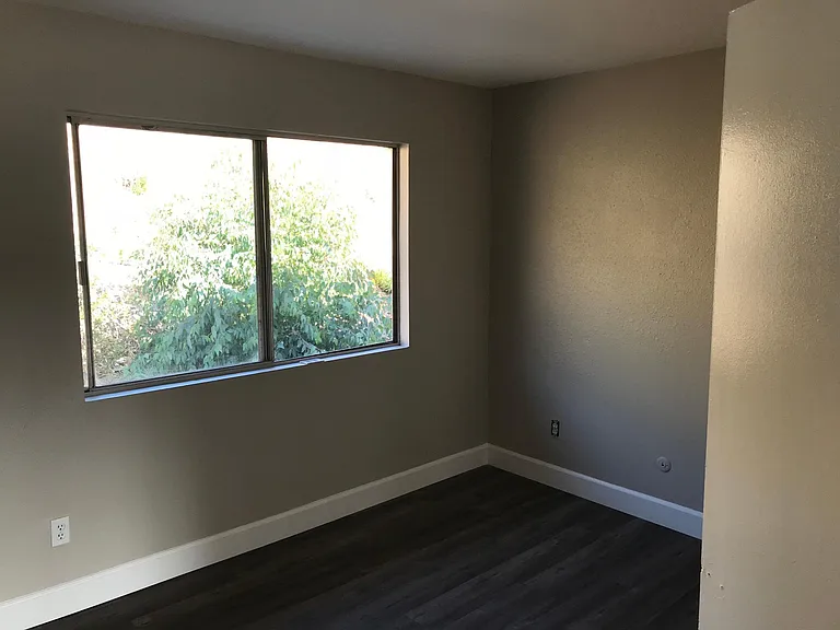 2nd bedroom with east facing window