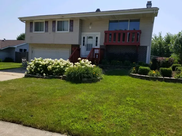 261 Winston Ln, Bloomingdale, IL 60108