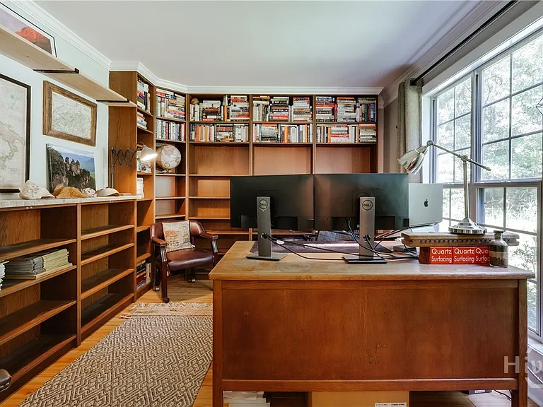 2221 Whippoorwill Rd — Photo 5