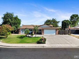 2304 Bladen St, Bakersfield, CA 93309