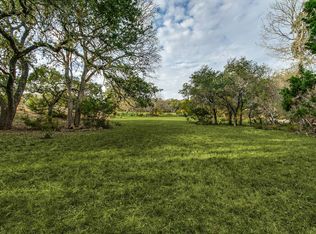 8443 Raintree Woods Dr, Fair Oaks Ranch, TX 78015