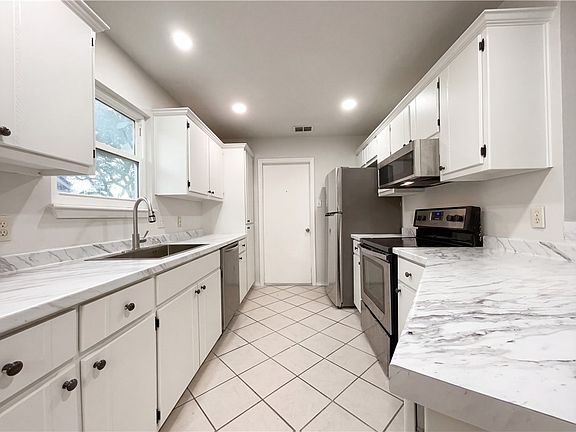 2nd image of 2175 Timberleaf Cir