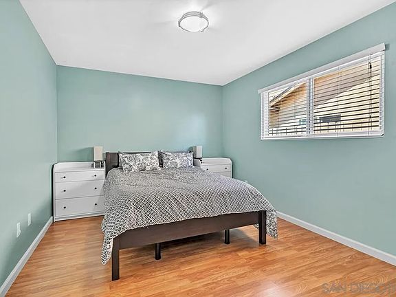 4th image of 10185 Westonhill Dr