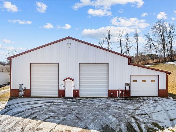 3rd image of 185 Dutch Glory Rd