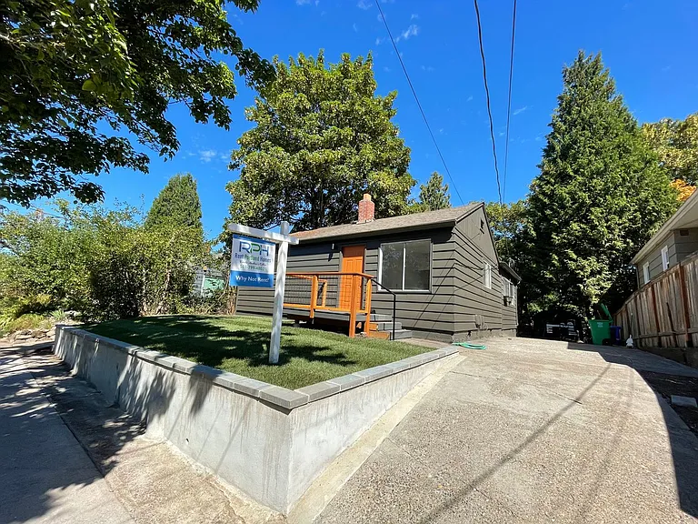 3914 SE 13th Ave — Photo 2