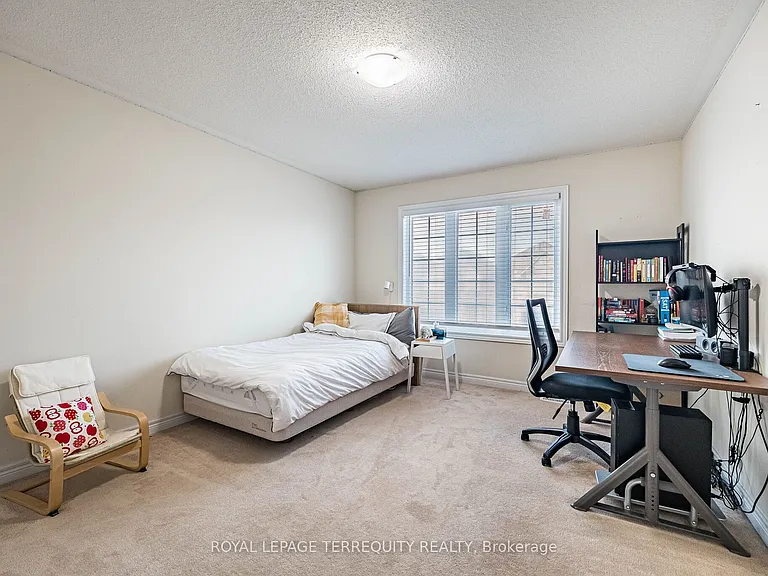 3926 Candlelight Dr — Photo 44