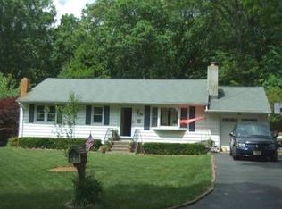 31 Hilltop Rd, Newfoundland, NJ 07435