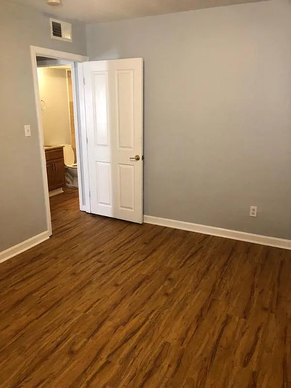 2 bed, 750 sqft, $1,000 — Photo 4