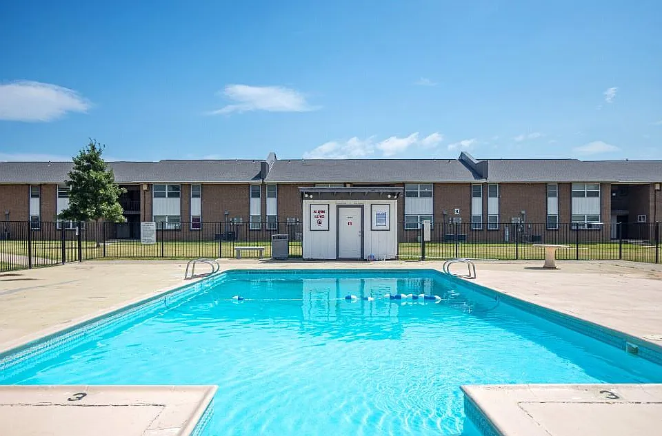 611 SW Bishop Rd #1