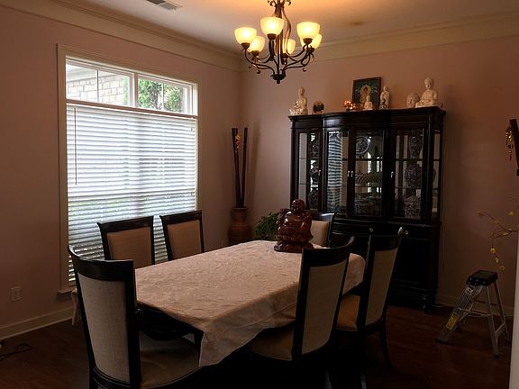 2nd image of 75 Grays Hollow Dr