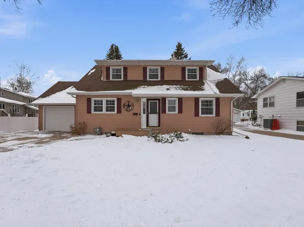 1109 13th Ave SW, Willmar, MN 56201