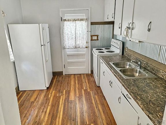 3rd image of 212 Cimarron Ave