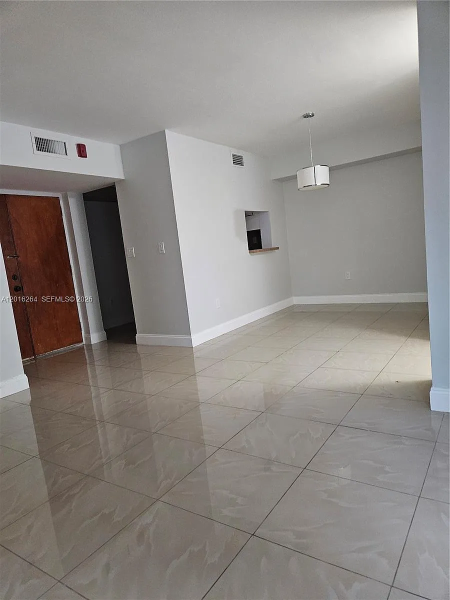 Building Photo - 11780 SW 18th St #2142