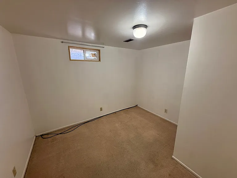 972 E Larkspur Dr — Photo 5