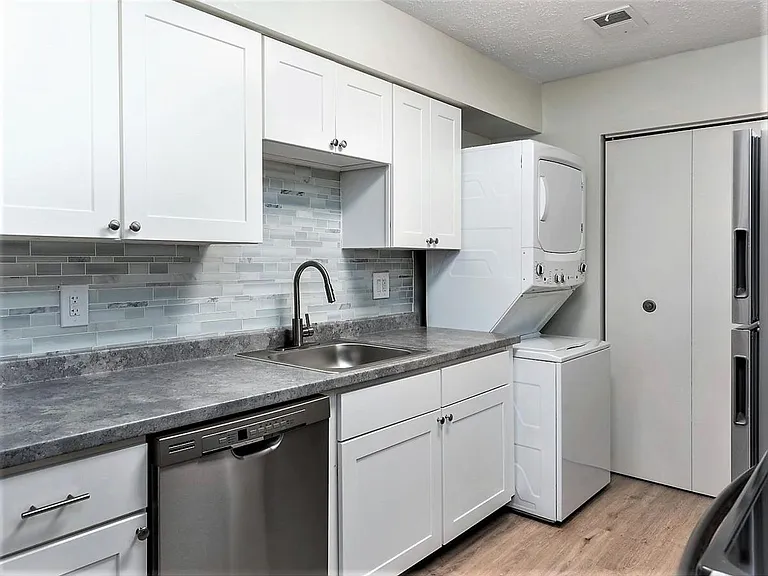 Signature Kitchen Style (shown here in a 2-bedroom floor plan)