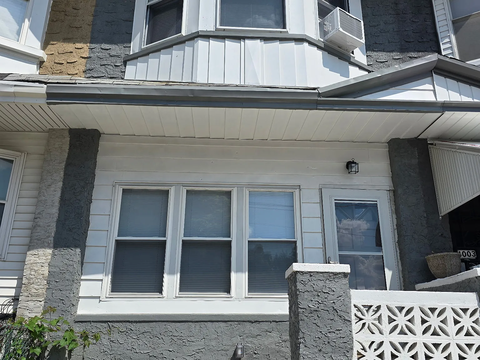 2 bed, $1,300 — Photo 1