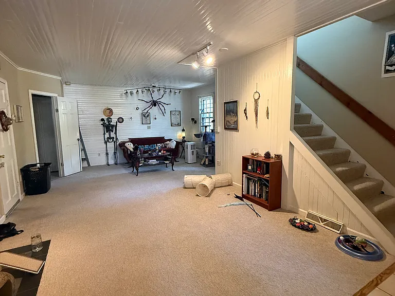 805 W Ferry St — Photo 10