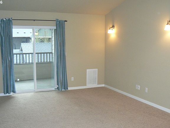 3rd image of 14019 NE 20th Ave APT 6A