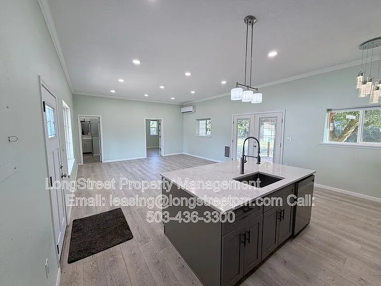 758 Browning Ave S #B — Photo 3
