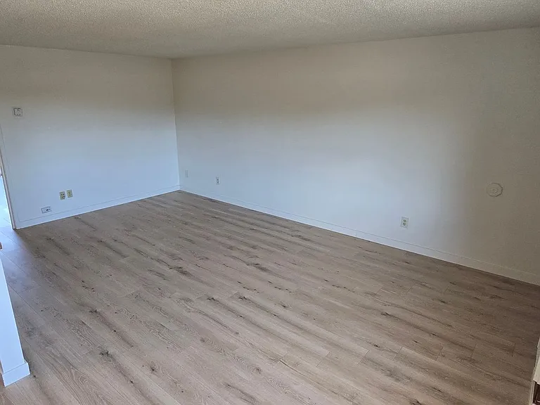2139 Biehn St #17 — Photo 6