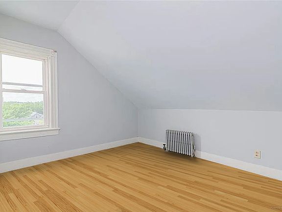 4th image of 65 6th St #3