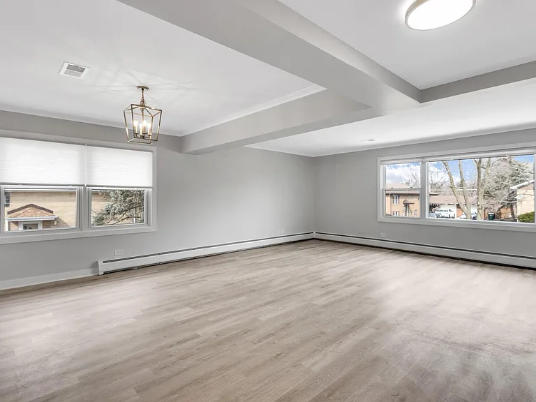 739 56th Pl — Photo 3