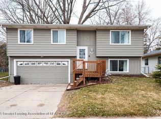 6008 Ellendale Dr, Lansing, MI 48911