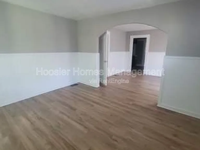 1451 W 34th St — Photo 3