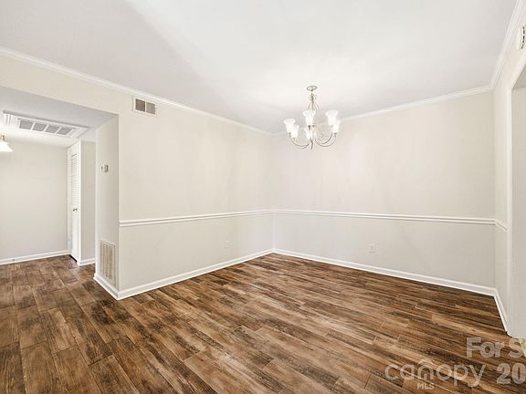5th image of 4735 Hedgemore Dr