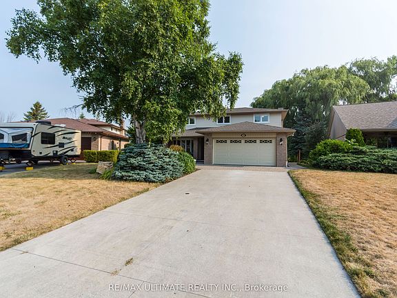 3rd image of 34 Briarwood Cres