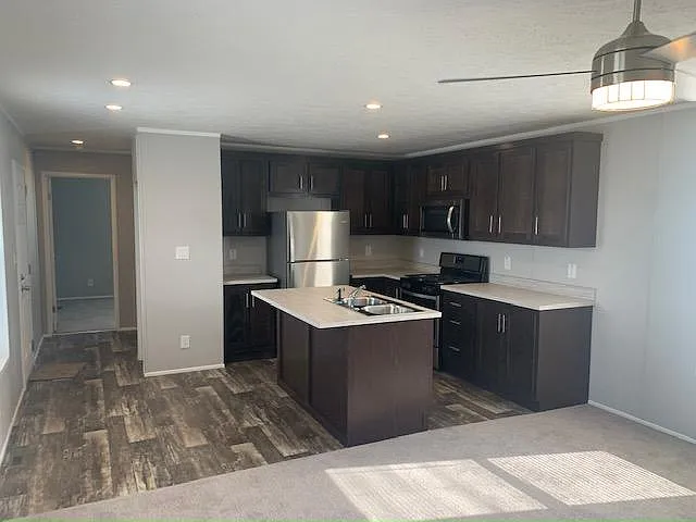 3 bed, 2.0 bath, 960 sqft, $1,659 — Photo 4
