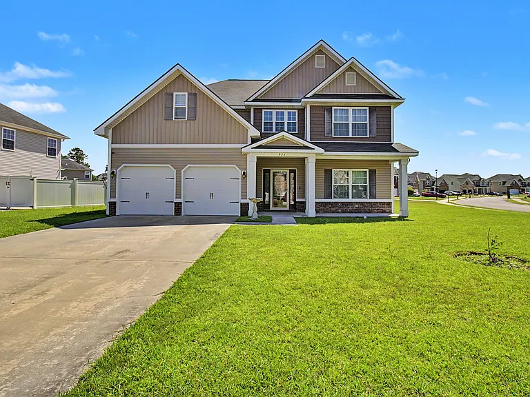 976 Oak Crest Dr — Photo 1