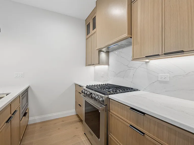 3739 N Clifton Ave #3 — Photo 20