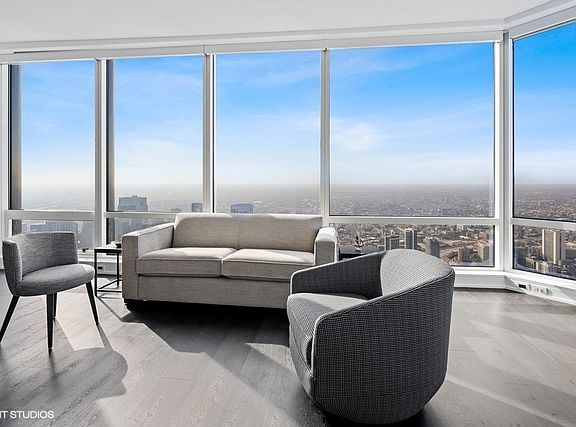 2nd image of 401 N Wabash Ave #P266