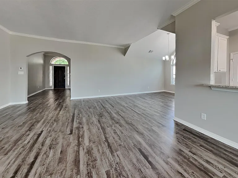 8227 Sports Haven Dr — Photo 2