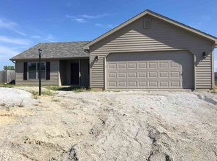 218 Forrest Park Dr, Garrett, IN 46738