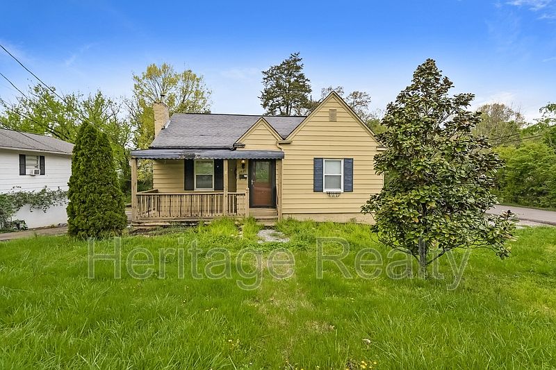 1st image of 2935 Woodrow Dr