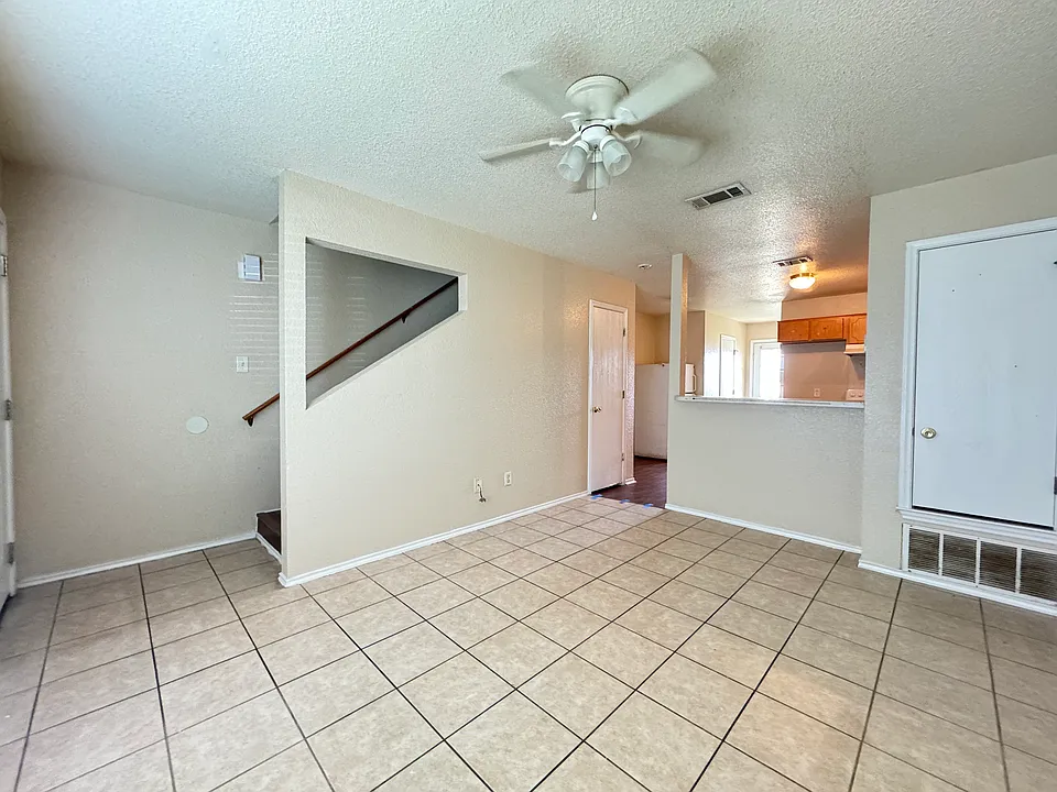 4105 Gus Dr #B