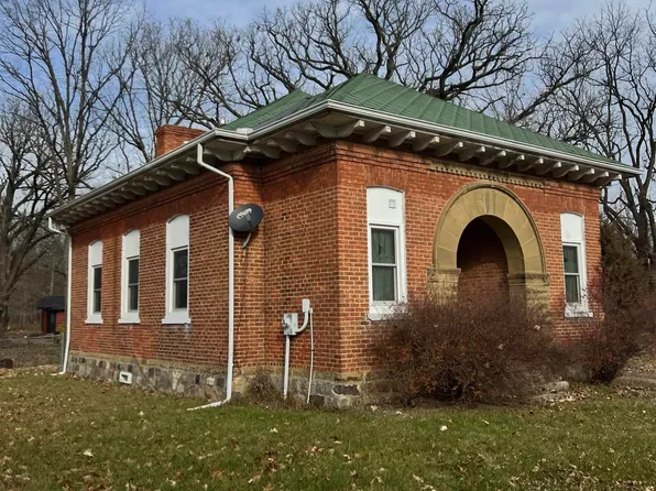 7007 Garman Rd, Auburn, IN 46706