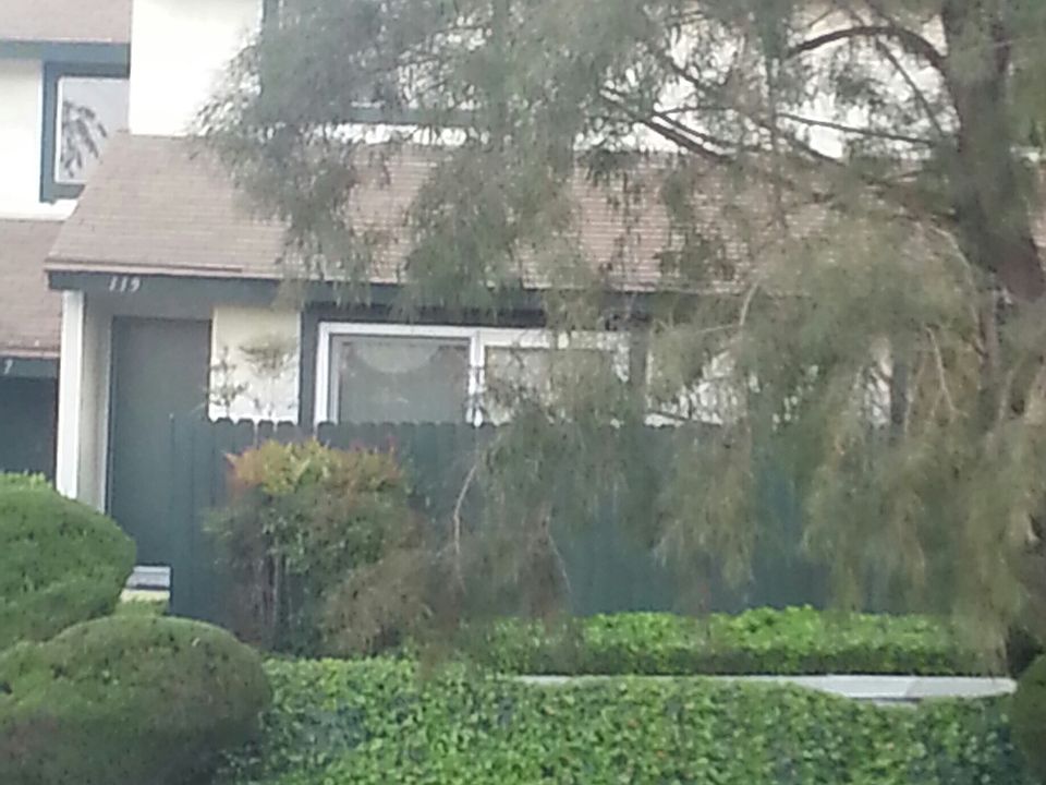 1st image of 119 W Arroyo Dr
