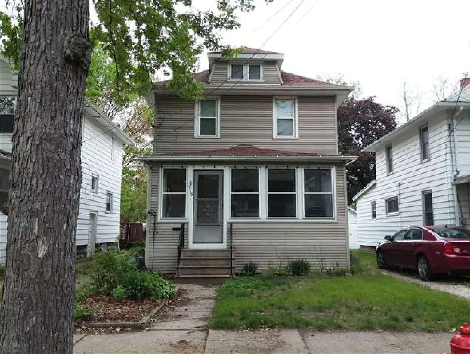 519 N Pleasant St photo 1