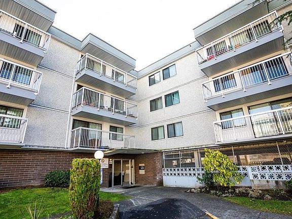 4th image of 6420 Buswell St #110