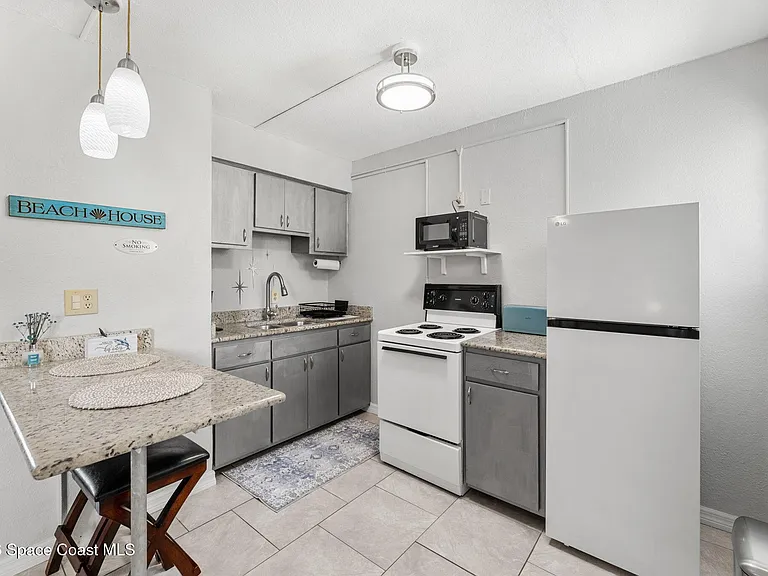 211 Circle Dr #3 — Photo 9