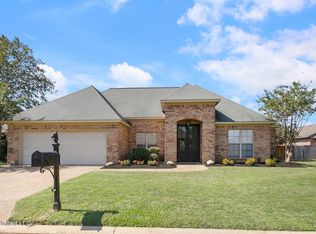 236 Clubview Cir, Pearl, MS 39208