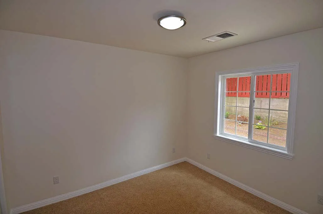 1427 D St SE photo 1