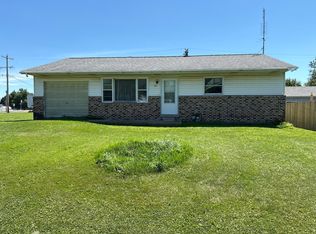 103 N High St, Ellsworth, IL 61737