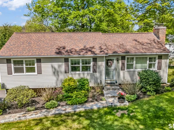 51 Chipmunk Trail, Newtown, CT 06482